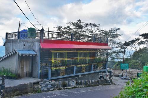Turuk House | Ratna Homestay & Restaurant