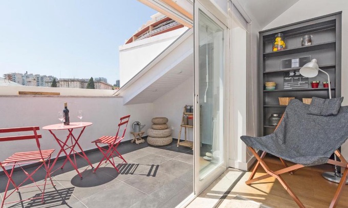 Santo Antonio Apartment | Rato Sunny Terrace