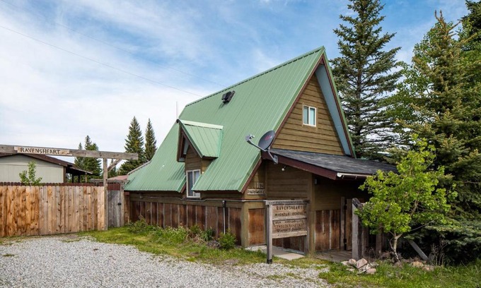 West Yellowstone Apartment | Raven's Heart