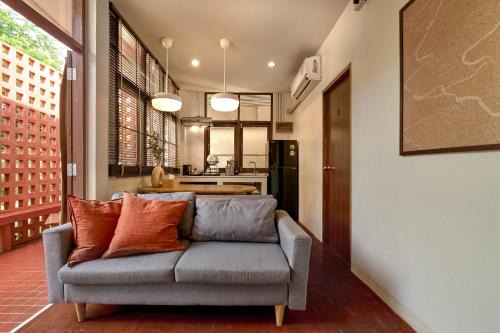 Nimman House | Ray's Home,3BR with front yard,walkable to Nimman