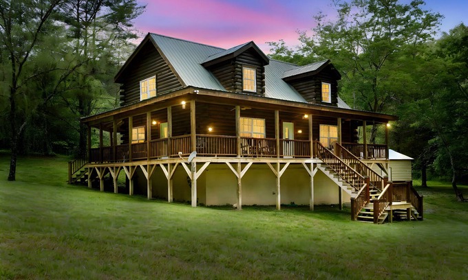 Indian Rock Springs Cabin | Real Log Cabin in Mountain Forest! Pet Friendly, Fiber WiFi, Near Casino/Rafting