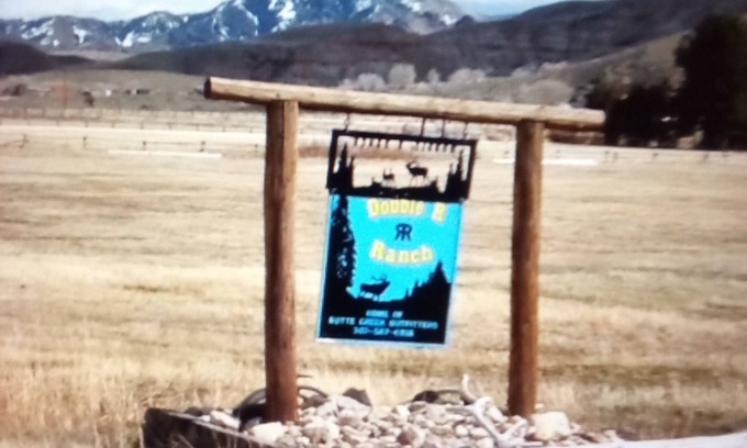 Wapiti Cabin | Real Western Cabin near Yellowstone
