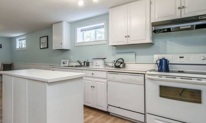 Dartmouth Apartment | "Realaxing" 1 Bedroom Apartment
