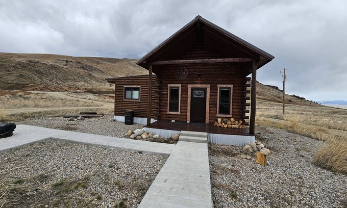 Anaconda Ski Chalet | Reboot, Recover, Recreate…Centrally located 20 acre Mill Creek getaway cabin!