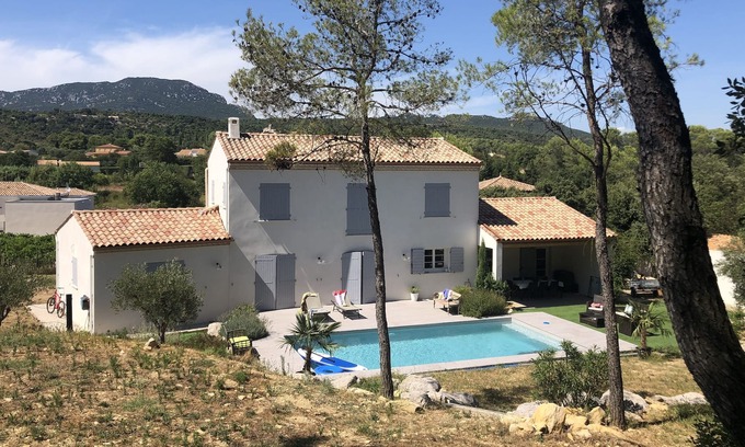 Saint-Jean-de-Cuculles House | Recent country house with breathtaking view of the Pic Saint Loup