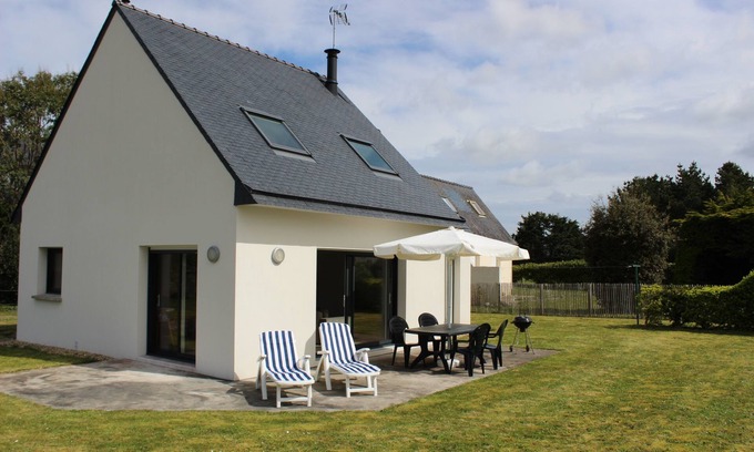 Trevignon House | Recent house nearby the forefront of Trevignon Beach on foot