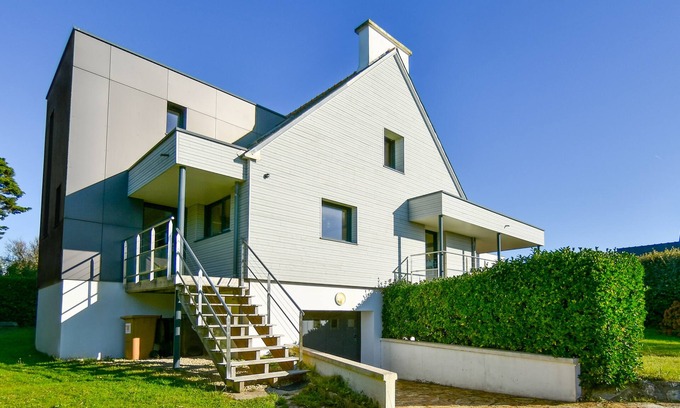 Trevignon House | Recently refurbished villa with sea views, closed garden and 80 m from beach.