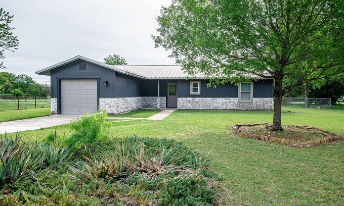 Belton House | Recently remodeled and cute as a button! *Military Friendly*