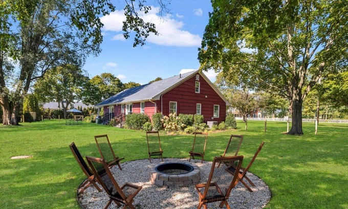 Northville House | Recently Renovated and Re-Designed Vineyard Cottage Located on the 205 acre.