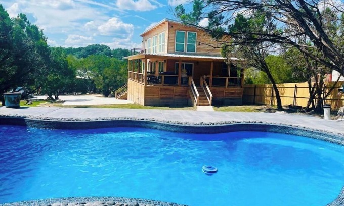 Canyon Lake House | Recharge in our exclusive modern cabin!