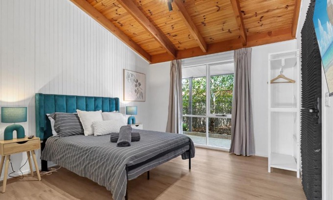 Grovedale Hotel | Recharge in Waurn Ponds