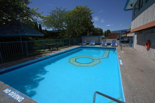 Central Okanagan Hotel | Recreation Inn and Suites Kelowna