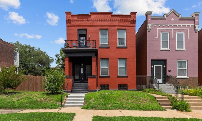 Downtown St. Louis House | Red Brick Hideaway | JZ Vacation Rentals