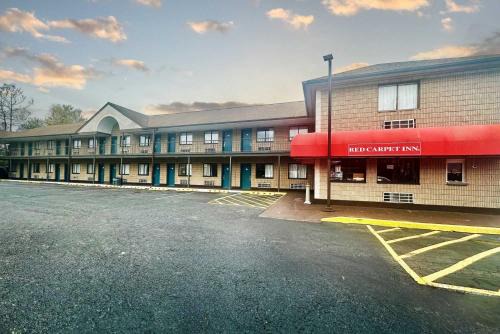 Norwalk Hotel | Red Carpet Inn Norwalk