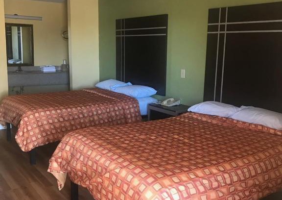 Pleasant Grove Hotel | RED CROWN INN