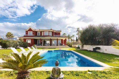 Sa Torre House | Red House Bed & breakfast