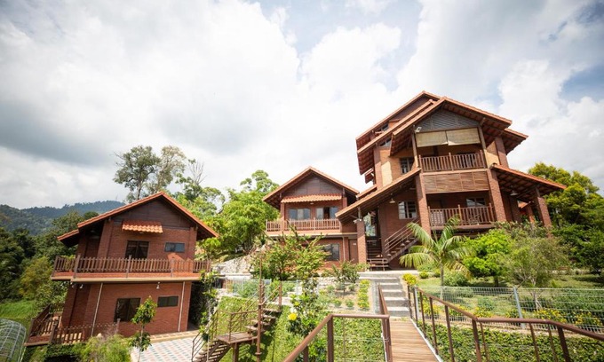 Bukit Tinggi Villa | Red House the Garden Stay in Bukit Tinggi by PLAY