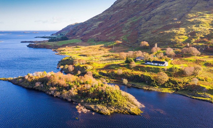 Inishmacatreer House | Red Island House, on the shore of Lough Mask