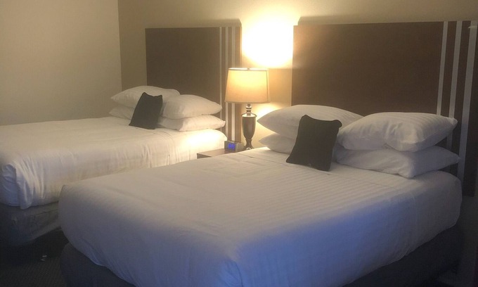 La Pine Hotel | Red Lion Inn & Suites La Pine