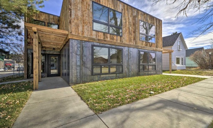 Red Lodge House | Red Lodge Townhome with Hot Tub and Fireplace!