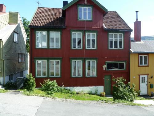 Tromso Apartment | Red Old House Tromsø Apartment