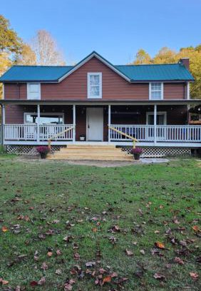 Stanton House | Red River Gorge Farmhouse 50 Acres