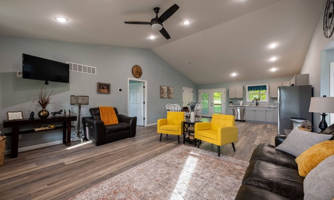 Stanton House | Red River Gorge, High Speed Wi-Fi, KY Dragway, Hollerwood Stay