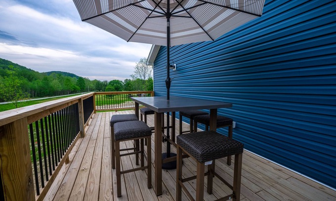 Stanton House | Red River Gorge, Hollerwood Stays! High Speed Wi-Fi, Pet-Friendly! New Home!