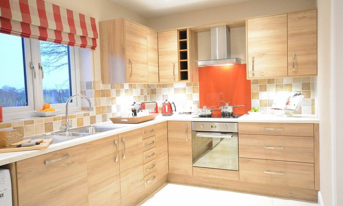 Whepstead Cottage | RED ROBIN, WHEPSTEAD, pet friendly, with a garden in Bury St Edmunds