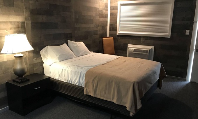 Duchesne Hotel | Red Rock Extended Stay