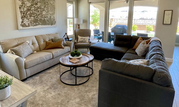 Sienna Hills House | Red Rock Landing- spacious & luxurious 4 bed/4 bath townhouse near Zion w/VIEW!