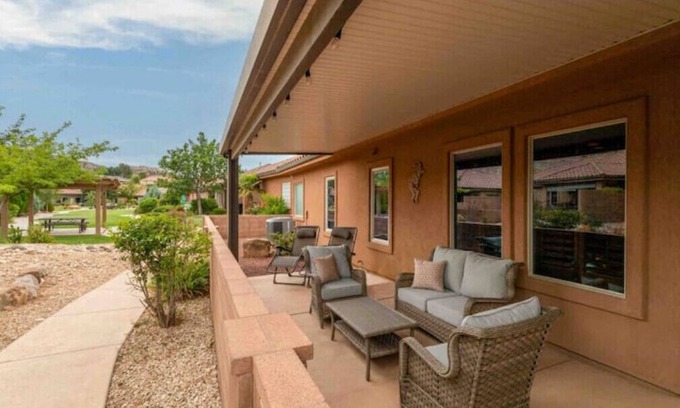Boulder Springs House | Red Rock Retreat