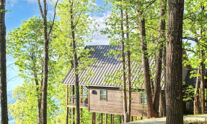 Jasper Cabin | Red Rock Vista Cabin-Summer Family Vacation in Jasper