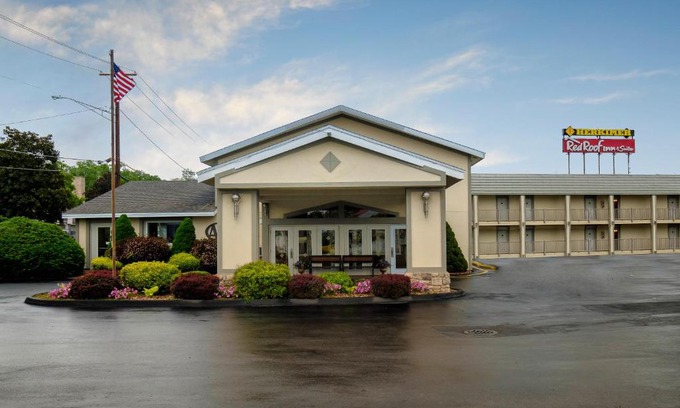 Herkimer Hotel | Red Roof Inn and Suites Herkimer
