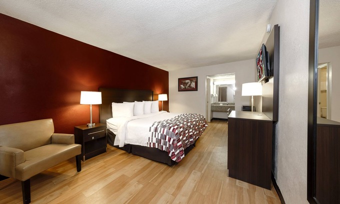 Suwanee Hotel | Red Roof Inn Atlanta - Suwanee/Mall of Georgia