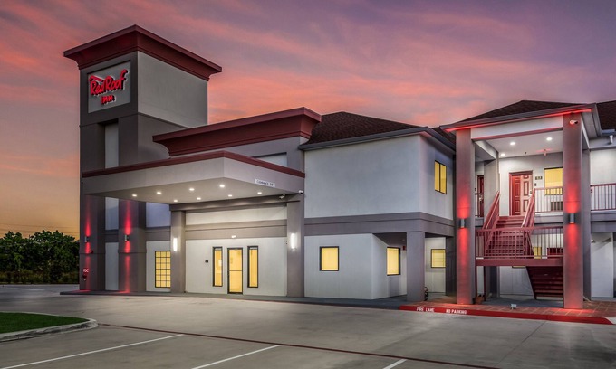 Mont Belvieu Hotel | Red Roof Inn Baytown