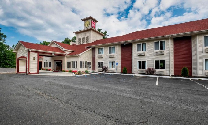 Clifton Park Hotel | Red Roof Inn Clifton Park
