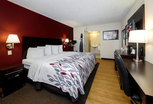 Troy Hotel | Red Roof Inn Detroit - Troy