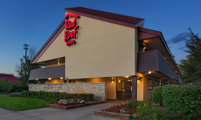 Warren Hotel | Red Roof Inn Detroit - Warren