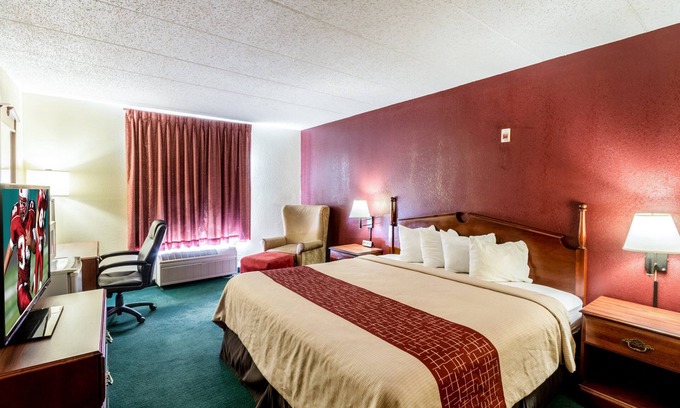Morehead Hotel | Red Roof Inn Morehead