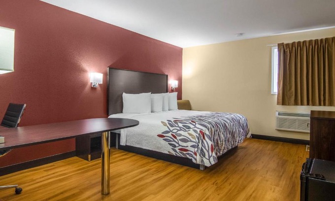 Lemoyne Hotel | Red Roof Inn Perrysburg