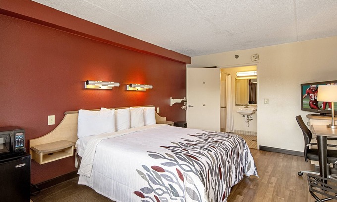 Cranberry Township Hotel | Red Roof Inn Pittsburgh North - Cranberry Township
