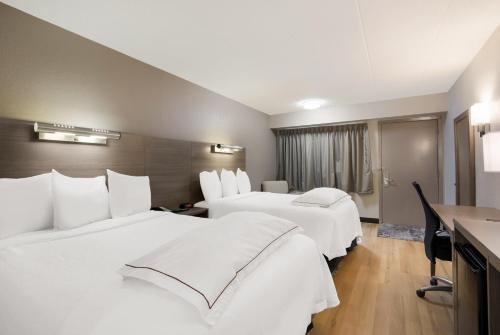 Naperville Hotel | Red Roof Inn PLUS+ Chicago - Naperville