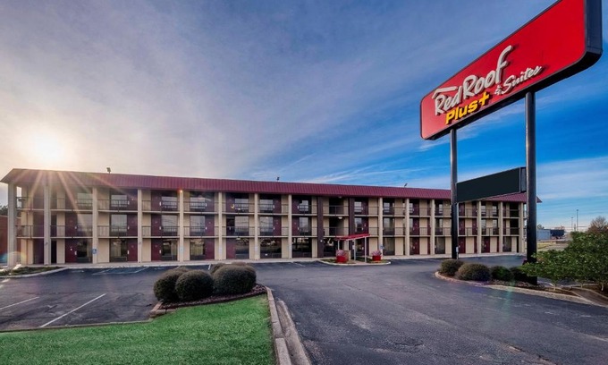 Madison Hotel | Red Roof Inn PLUS+ Huntsville – Madison