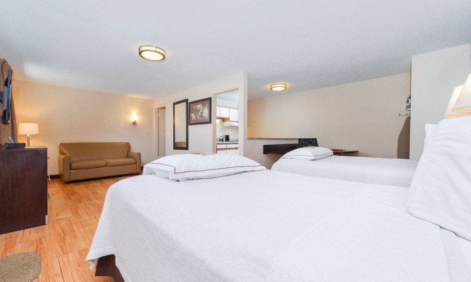 Guilford Hotel | Red Roof Inn PLUS+ & Suites Guilford