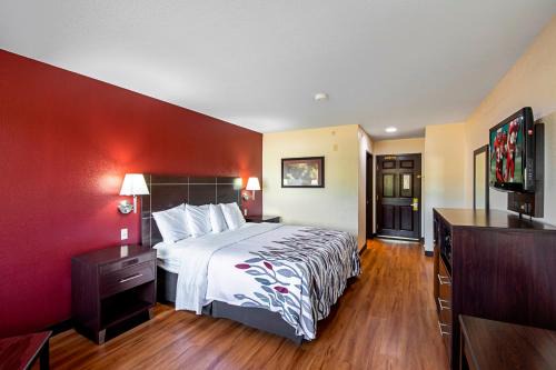 Rio Vista Hotel | Red Roof Inn San Marcos