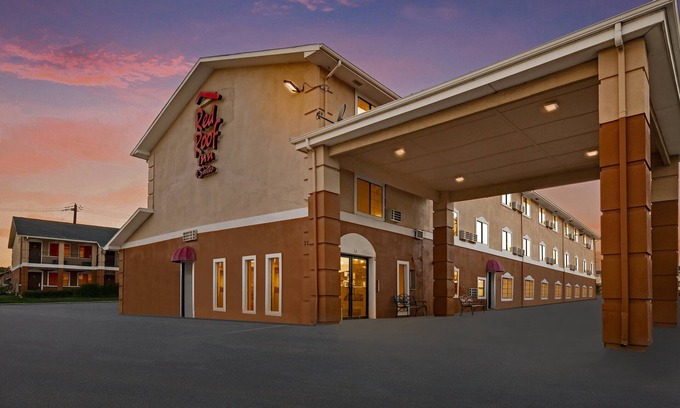 Denton Hotel | Red Roof Inn & Suites Denton