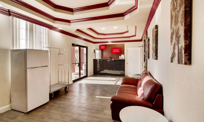 Florida Panhandle Hotel | Red Roof Inn & Suites Pensacola - NAS Corry
