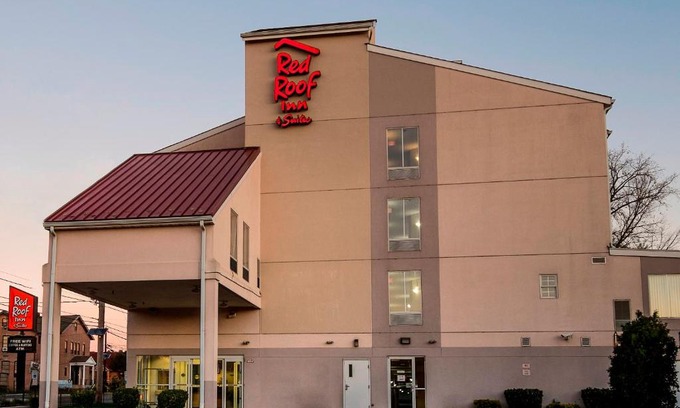 Bellmawr Hotel | Red Roof Inn & Suites Philadelphia - Bellmawr