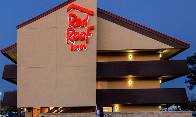 Toledo Hotel | Red Roof Inn Toledo - University